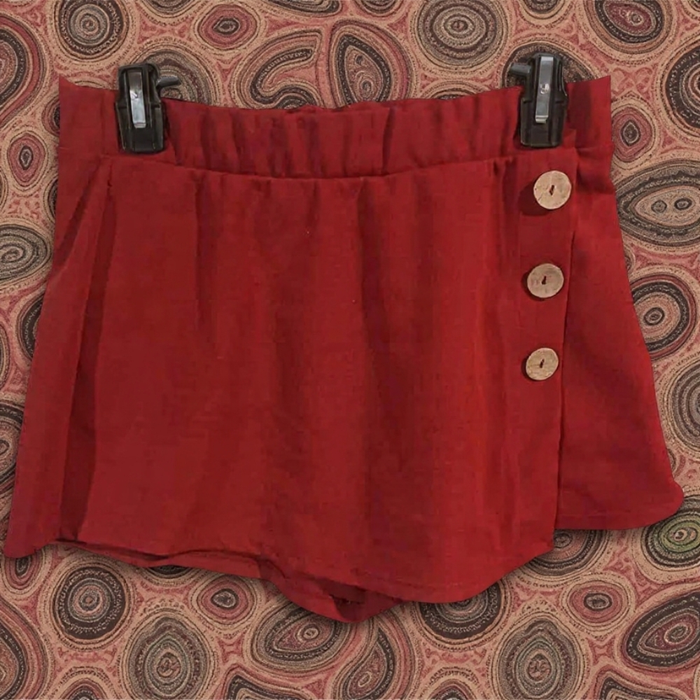 Haute Monde Red Side-Button Skort - Size LargeBurgundy mini Skirt with buttons